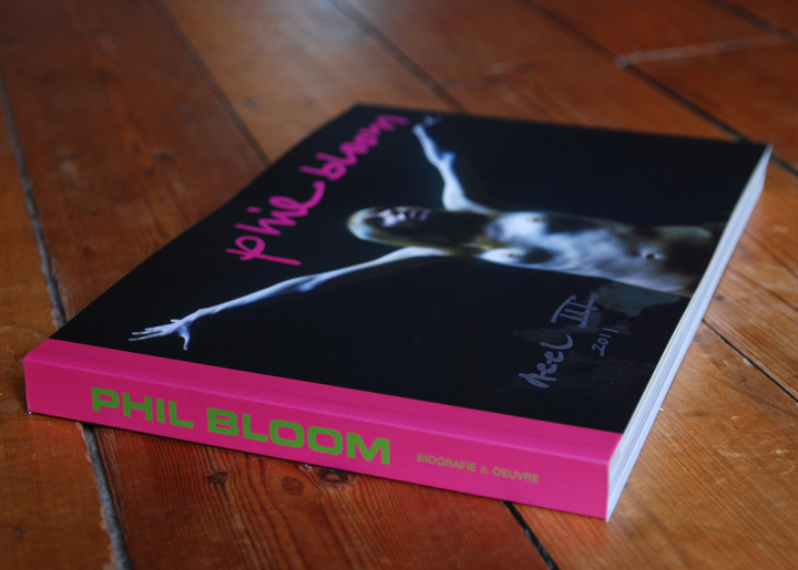 Boekontwerp (cover) kunstenares Phil Bloom - Biografie & Oeuvre